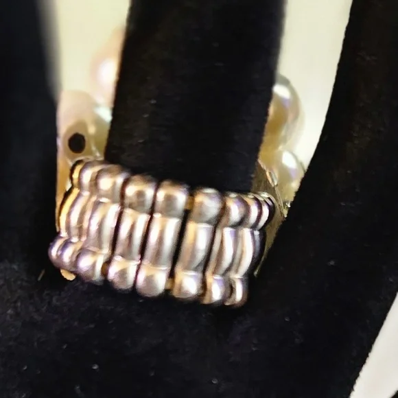Faux Pearl Ring - Picture 5 of 7